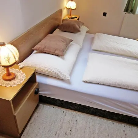 Zsuzsa Panzio Bed & Breakfast