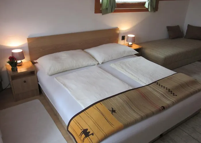 فندق مبيت وإفطار Zsuzsa Panzio بالاتونفوريد