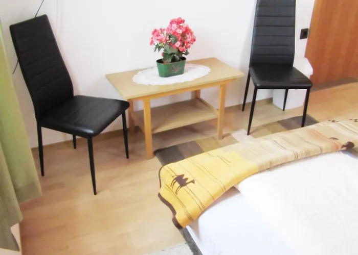 فندق مبيت وإفطار Zsuzsa Panzio 3*